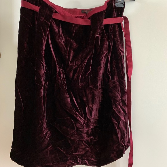 Escada Red Velvet Skirt - Picture 1 of 3